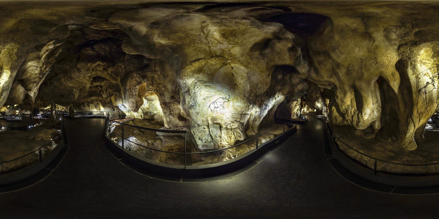 pano360vr_grotte-chauvet-2-christian-schroth-grotte-chauvet-2-ardeche1-1.jpg